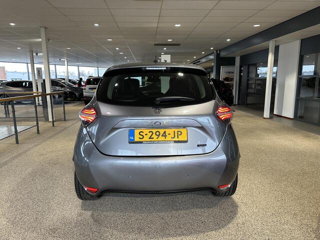 Renault ZOE R135 Iconic 52 kWh (Koop Accu) | CAMERA | PARKEERSENSOREN | CLIMATE CONTROL | CRUISE CONTROL | APPLE CARPLAY