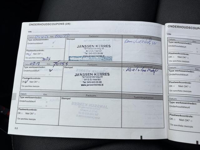 Renault ZOE R135 Edition One 52 kWh Koop accu / Stoelverwarming / Apple Carplay/Android Auto / Airco (automatisch) /