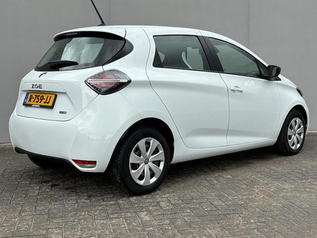 Renault ZOE R110 Life 52 kWh / SOH 94% / Koopaccu / Eerste Eigenaar / CCS Laden / Apple Carplay/Android Auto / All-Season Banden /
