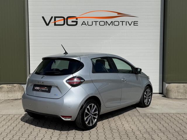 Renault ZOE Intens B-buy 52KWH R135 / Koopaccu / Snellader/ BOSE Hifi / Clima / Navigatie / Cruise Controle / Parkeer Camera / Carplay / 16" LM velgen / donker glas