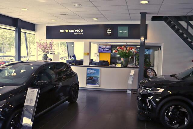 Renault ZOE R135 Intens 52 kWh AUTOMAAT / KOOPACCU / 54.000KM / NAVI / CAMERA / PDC V+A / STOELV. / STUURV. / WARMTEPOMP / BLINDSPOT / CLIMATE / KEYLESS / 17'' LMV ALL-SEASON
