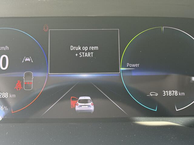 Renault ZOE Intens B-buy 52KWH R135 / Koopaccu / SOH 95,8 % / Snellader / Clima / Navigatie / Cruise Controle / Parkeer Camera / Carplay / 16" LM velgen / donker glas