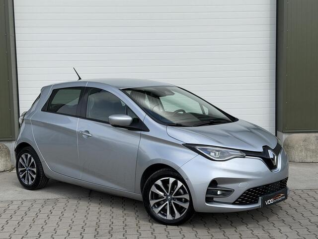 Renault ZOE Intens B-buy 52KWH R135 / Koopaccu / SOH 95,8 % / Snellader / Clima / Navigatie / Cruise Controle / Parkeer Camera / Carplay / 16" LM velgen / donker glas