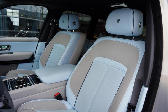 Rolls-Royce Cullinan 6.75 V12 / Bespoke Audio / Starlight / Twin-Coachline