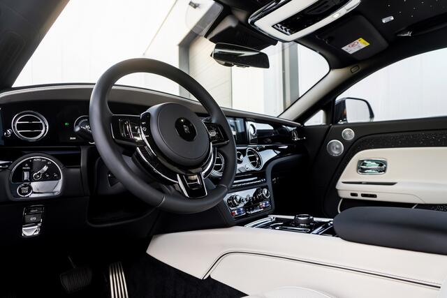 Rolls-Royce Spectre Infinity Black - NEW