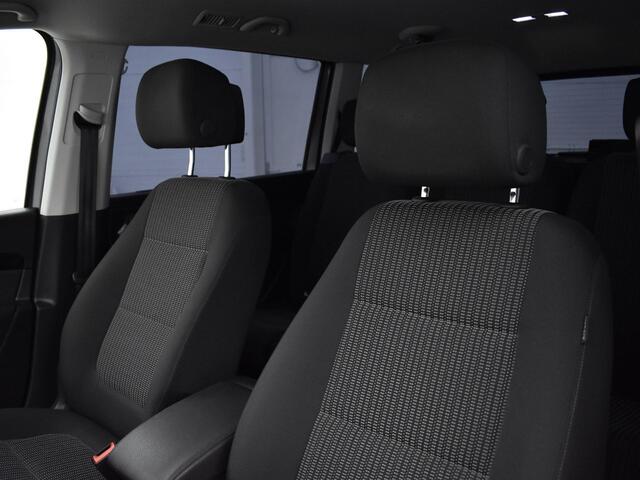 Seat ALHAMBRA 1.4 TSI 150pk DSG Style 7p. · Camera · Side Assist · Inklap. Trekhaak · Navigatie · Cruise Control · Elek. Inklapbare Spiegels · Spraakbediening ·
