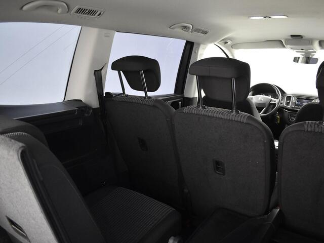 Seat ALHAMBRA 1.4 TSI 150pk DSG Style 7p. · Camera · Side Assist · Inklap. Trekhaak · Navigatie · Cruise Control · Elek. Inklapbare Spiegels · Spraakbediening ·