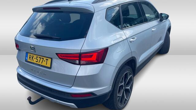 Seat ATECA 1.4 EcoTSI Style / Trekhaak / Panoramadak / Camera / 18'' / Navigatie / LED Koplampen / Dodehoek / DAB / ACC