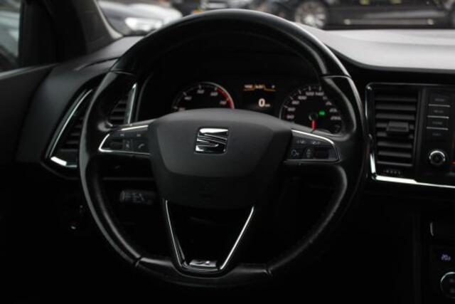 Seat ATECA 1.4 EcoTSI Style / Trekhaak / Panoramadak / Camera / 18'' / Navigatie / LED Koplampen / Dodehoek / DAB / ACC