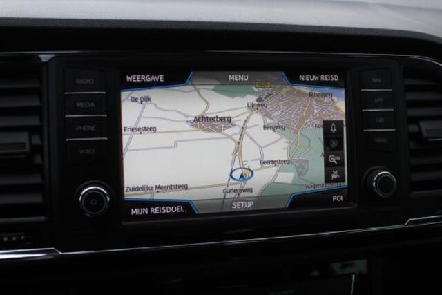 Seat ATECA 1.4 EcoTSI Style / Trekhaak / Panoramadak / Camera / 18'' / Navigatie / LED Koplampen / Dodehoek / DAB / ACC