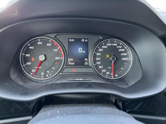Seat ATECA 1.5 TSI FR Business Intense / AUTOMAAT/ PARK. SENSOREN + 360 CAMERA/ RIJ-MODI/ DAB/ NAVI/ CLIMA/ STOELVERWARM./ BLUETOOTH