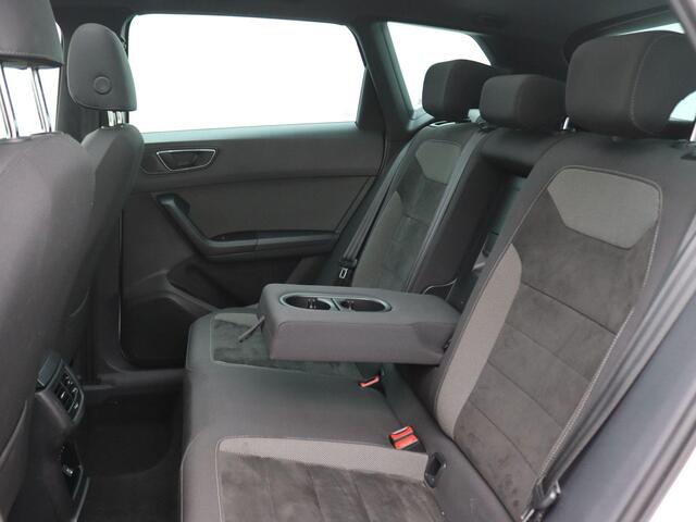 Seat ATECA 1.4 EcoTSI Xcellence 150PK DSG Pano-Schuifdak, Keyless, Alarm, Adaptieve Cruise Controle, Achteruitrijcamera, Elektr. Bestuurderstoel, Navi, Stoelverwarming, Trekhaak, 18"