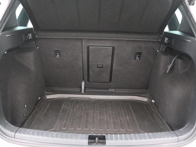 Seat ATECA 1.4 EcoTSI Xcellence 150PK DSG Pano-Schuifdak, Keyless, Alarm, Adaptieve Cruise Controle, Achteruitrijcamera, Elektr. Bestuurderstoel, Navi, Stoelverwarming, Trekhaak, 18"