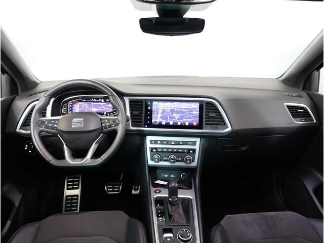 Seat ATECA 1.5 TSI FR Business Intense 150 pk Automaat (DSG) | Verlengde garantie | Navigatie | Panoramadak | Parkeersensoren (Park assist) | Achteruitrijcamera | Stoelverwarming |