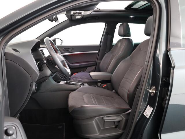 Seat ATECA 1.5 TSI FR Business Intense 150 pk Automaat (DSG) | Verlengde garantie | Navigatie | Panoramadak | Parkeersensoren (Park assist) | Achteruitrijcamera | Stoelverwarming |