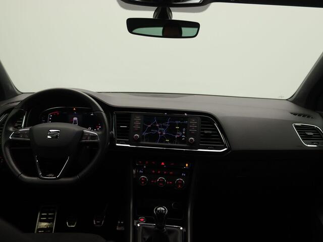Seat ATECA 1.5 TSI FR Business Intense | Navi | Achteruitrijcamera/360 camera + sensoren | Elektrisch panoramadak en achterklep |