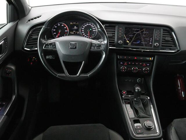 Seat ATECA 1.4 EcoTSI Xcellence | Panoramadak | Camera | Adaptive cruise | Trekhaak | Carplay | Stoelverwarming | Sfeerverlichting