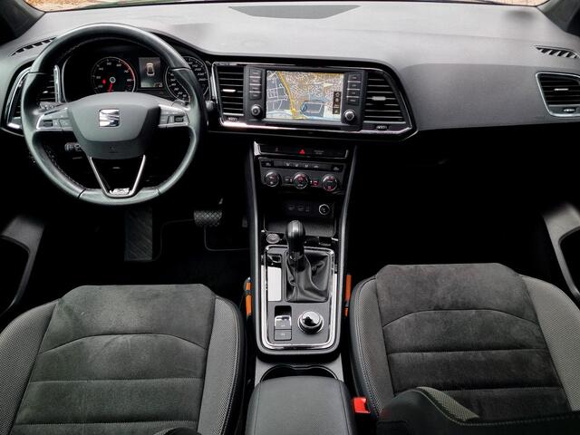 Seat ATECA 1.4 EcoTSI Xcellence / 1e eigenaar / Apple Carplay Android Auto / Trekhaak / Alcantara bekleding / Parkeersensoren achter / Dodehoek detectie /