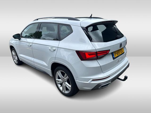 Seat ATECA 1.5 TSI FR Business Intense / Pano / Navigatie / App connect / Camera / Parkeersensoren V+A / Trekhaak / Climate controle / Stoelverwarming /