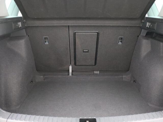 Seat ATECA 1.5 TSI Xperience Business Intense 150PK DSG Adaptieve Cruise Controle, Achteruitrijcamera, Keyless, Stoel-Stuurverwarming, Voorruitverwarming, Virtual Pedal, Virtual Cockpit, Trekhaak, 18" LM Velgen