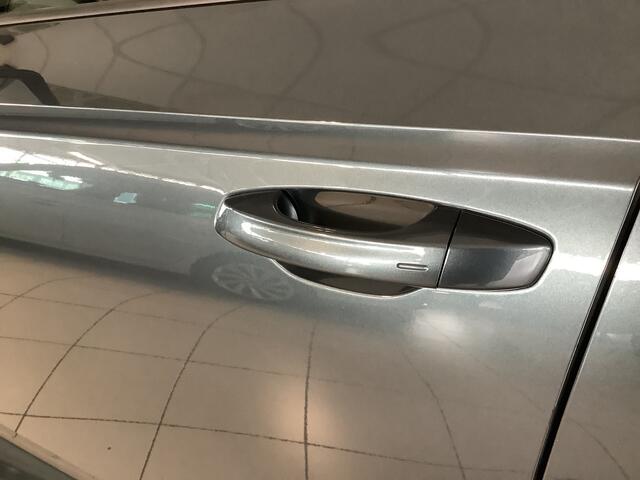 Seat ATECA 1.5 TSI FR Business Intense Panodak, Automaat, Keyless entry en start, Dealer onderhouden Dodehoek detectie, Beats audio en wegklapbare trekhaak