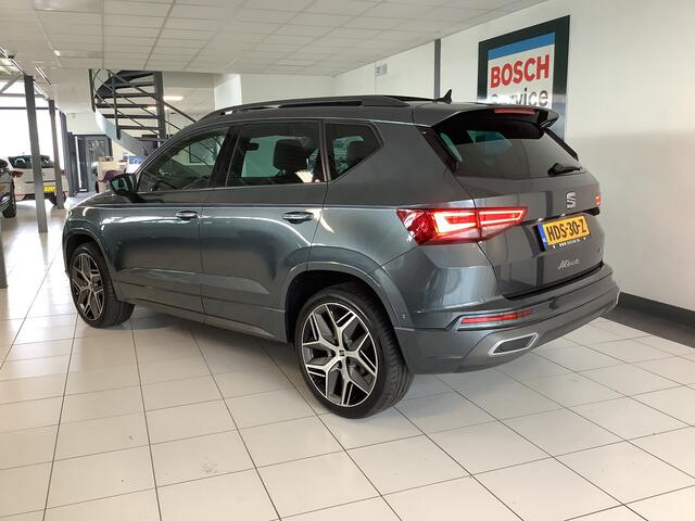 Seat ATECA 1.5 TSI FR Business Intense Panodak, Automaat, Keyless entry en start, Dealer onderhouden Dodehoek detectie, Beats audio en wegklapbare trekhaak