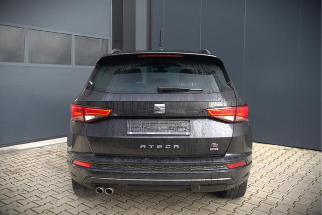 Seat ATECA 2.0 EcoTSI FR 4DRIVE | Panoramadak | Stoelverwarming | Keyless | 360 Camera | Standkachel | Navigatie | Apple Carplay | Trekhaak | Elektrische Stoel | Adaptive Cruise Control | Seat Sound | Adaptief Onderstel | D