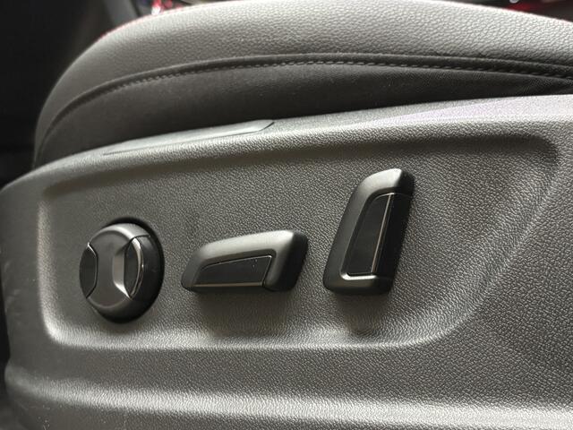 Seat ATECA 2.0 EcoTSI FR 4DRIVE *Panoramadak* | 360 Camera | CarPlay | Keyless | Leder/Alcantara | Adapt. Cruise | Stoelverwarming