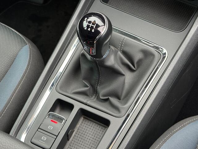 Seat ATECA 1.0 EcoTSI Style | Trekhaak | Dealer onderhouden | Navi | Stoelverw. |