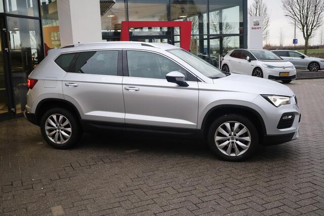 Seat ATECA 1.5 TSI Style Business Intense 110KW/150PK DSG, wegklapbare trekhaak, leder alcantara, achteruitrijcamera, stoel en stuurwielverwarming, acc, adaptieve cruise control, digital cockpit, privacy glas, chroom pakket