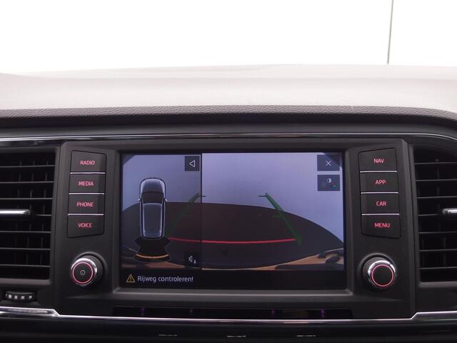 Seat ATECA 1.0 EcoTSI Style TREKHAAK / CAMERA / CARPLAY / NAVI / CLIMA / PDC / BLUETOOTH / CRUISE / NL-AUTO