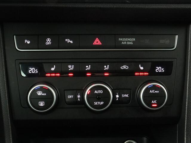 Seat ATECA 2.0 TDI FR Intens | Leder/Alcantara | Stoelverwarming | 360 Camera | Trekhaak | BeatsAudio | Adaptive cruise | Virtual Cockpit | Carplay | Navigatie | Full LED