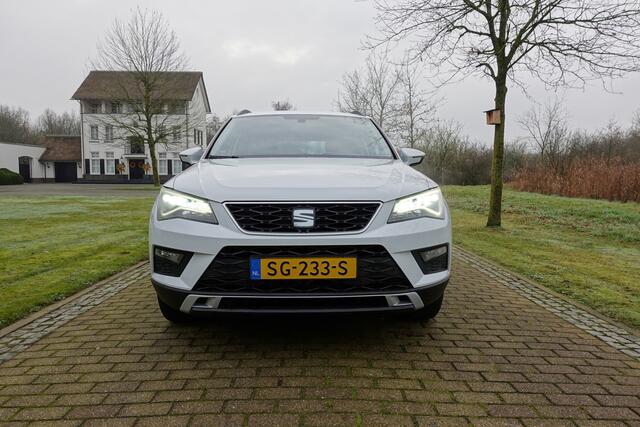 Seat ATECA 1.0 EcoTSI Style Business Intense | Trekhaak uitklapbaar | Full LED | 360° Camera | CarPlay |