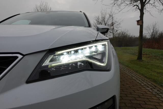 Seat ATECA 1.0 EcoTSI Style Business Intense | Trekhaak uitklapbaar | Full LED | 360° Camera | CarPlay |