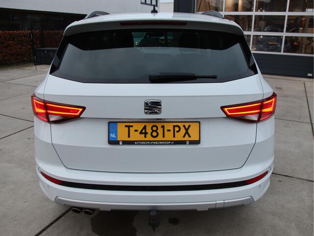 Seat ATECA 1.5 TSI FR Business Intense FULL LED, Inklapbare trekhaak, Alcantara-Leder Prijspakker!