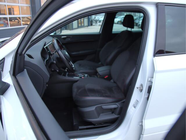 Seat ATECA 1.5 TSI FR Business Intense FULL LED, Inklapbare trekhaak, Alcantara-Leder Prijspakker!