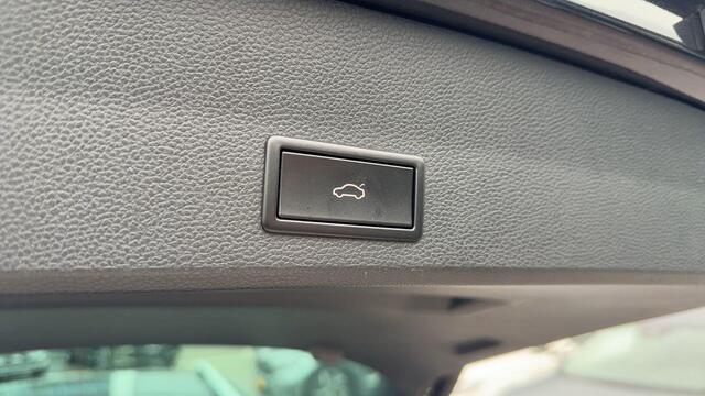 Seat ATECA 1.5 TSI Xcellence Business Intense | Achteruitrijcamera | Elektrisch bedienbare achterklep | Virtual Cockpit | Keyless | Wegklapbare trekhaak |