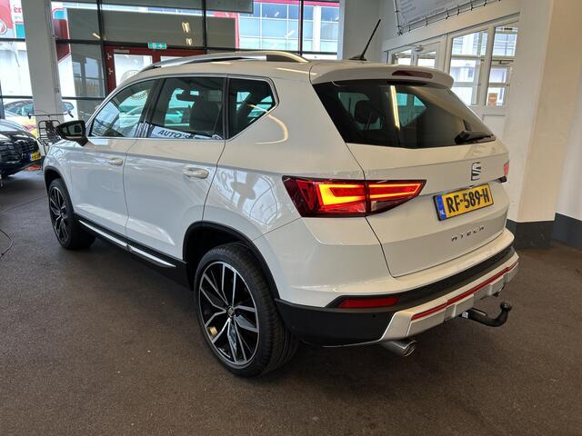 Seat ATECA 1.4 EcoTSI Xcellence Automaat | Panoramadak | Afneembare trekhaak | Achteruitrijcamera | Apple carplay | Cruise control | Climate control | Stoelverwarming | LED | Keyless | Elek. inklapbare spiegels | Sfeerverlichting
