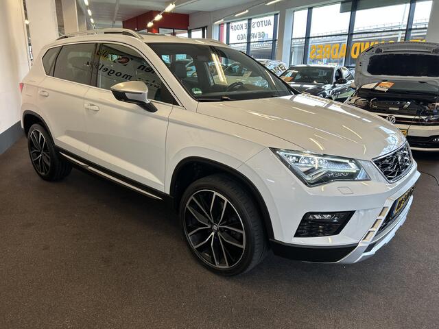 Seat ATECA 1.4 EcoTSI Xcellence Automaat | Panoramadak | Afneembare trekhaak | Achteruitrijcamera | Apple carplay | Cruise control | Climate control | Stoelverwarming | LED | Keyless | Elek. inklapbare spiegels | Sfeerverlichting