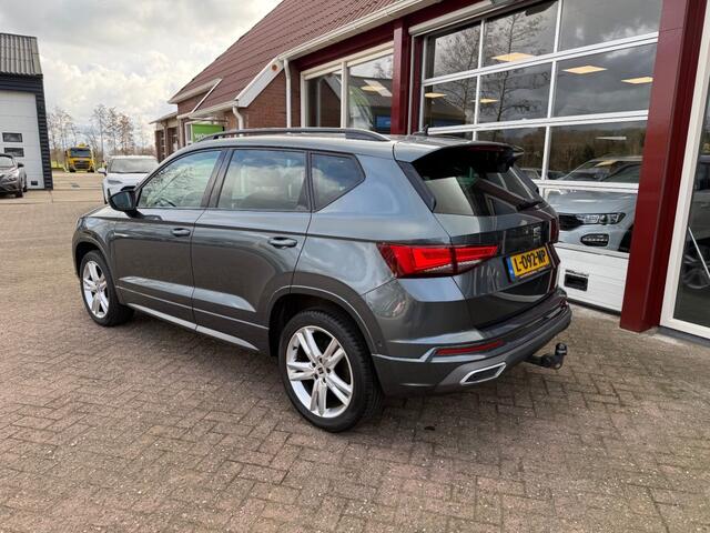 Seat ATECA 1.0 TSI FR BUSINESS INTENSE WEGKLAPBARE TREKHAAK 4 SEIZOENEN BANDEN LUXE UITVOERING!