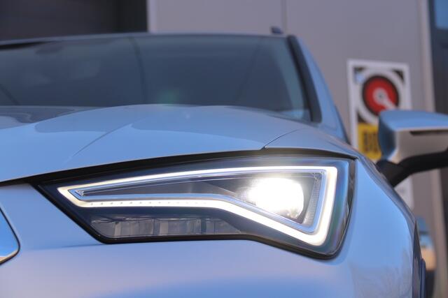 Seat ATECA 1.5 TSI Style Business Intense Automaat, Trekhaak, Cruise, Navi, Camera