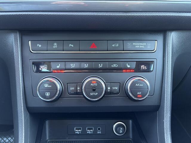 Seat ATECA 1.5 TSI FR Business Intense / Zomerbanden met originele velgen aanwezig / Voorstoelen verwarmd / Cruise control /