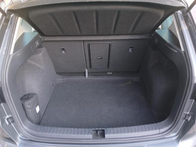 Seat ATECA 1.5 TSI FR Business Intense DSG-7 + Camera etc.