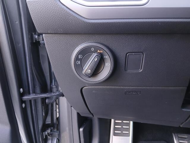 Seat ATECA 1.5 TSI FR Business Intense DSG-7 + Camera etc.