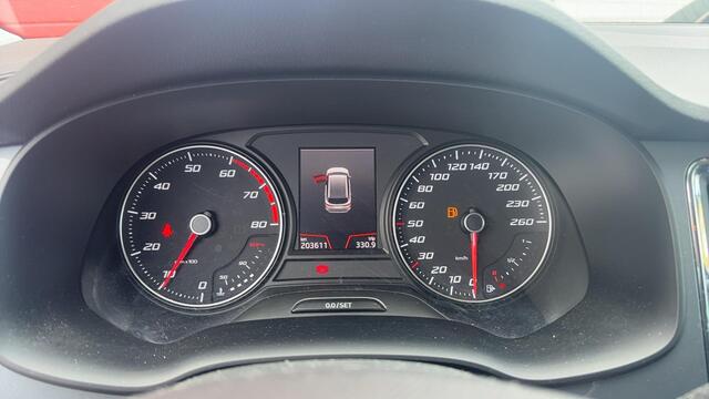 Seat ATECA 1.0 EcoTSI Style Business Intense TREKHAAK / CAMERA / CARPLAY / NAVI / CLIMA / PDC / FULL LED / NL-AUTO