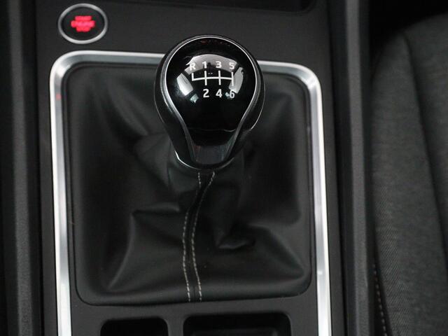 Seat ATECA 1.0 TSI Style Business Intense | Stoel & Stuurverwarming | Cruise Control | Camera | Navigatie | Carplay | LED