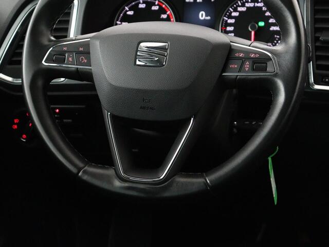 Seat ATECA 1.5 TSI Style | Automaat | Trekhaak | Camera | Carplay | Navigatie | Cruise control | Climate control | Getint glas