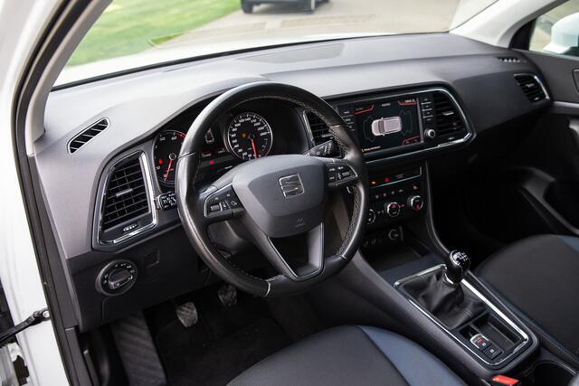 Seat ATECA 1.0 EcoTSI Style Business Intense , Trekhaak, Achteruitrijcamera, Carplay,