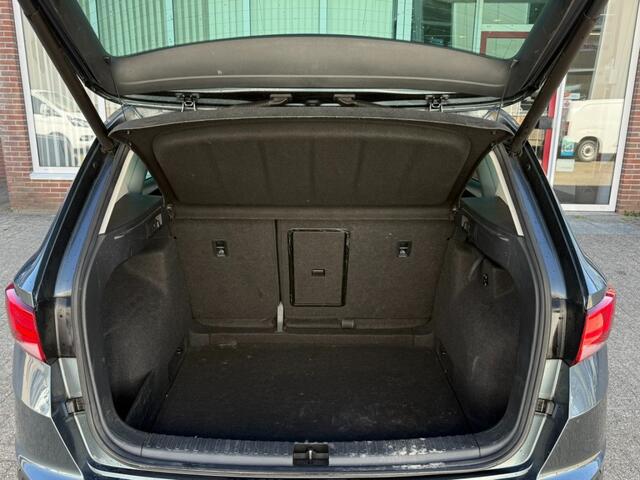 Seat ATECA 1.5 TSI Style Business Intense 150 PK Automaat I Camera I LED I Stoelverwarming I Trekhaak