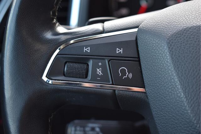 Seat ATECA 1.4 TSI Intense Panorama, Adaptive cruise, Wegkl. trekhaak, Camera, Keyless, Carplay
